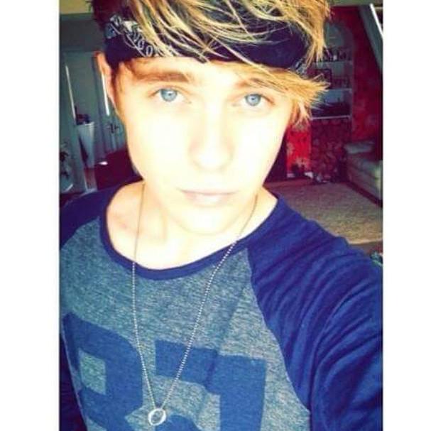 OTYoungfans's tweet photo. RT if you love Mikey #GoodLuckOnTourOnlyTheYoung http://t.co/yQpdE653rD