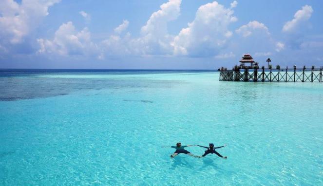 vixuuta's tweet image. If you come to indonesia, dont only focus on Bali. In east borneo there's heaven paradise called Derawan Islands :)