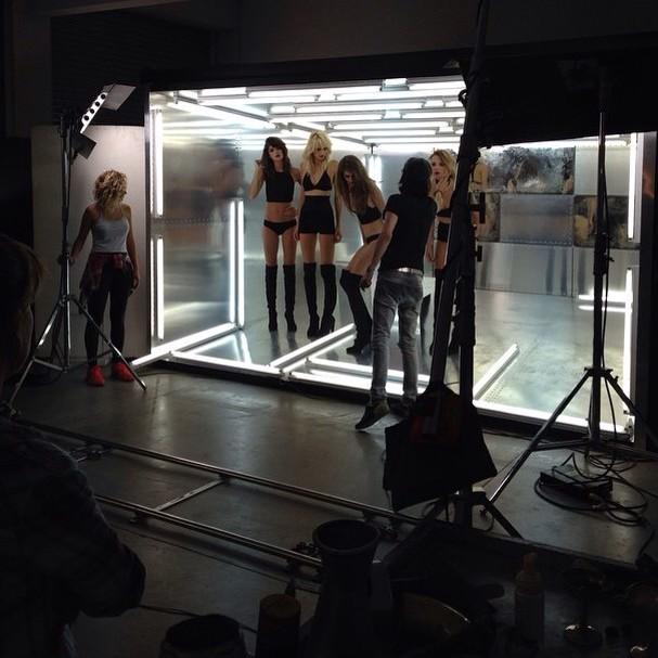 gretuskou_'s tweet photo. Campaña Sarkany FW2015! @RickySarkany http://t.co/jg48V3xqyE