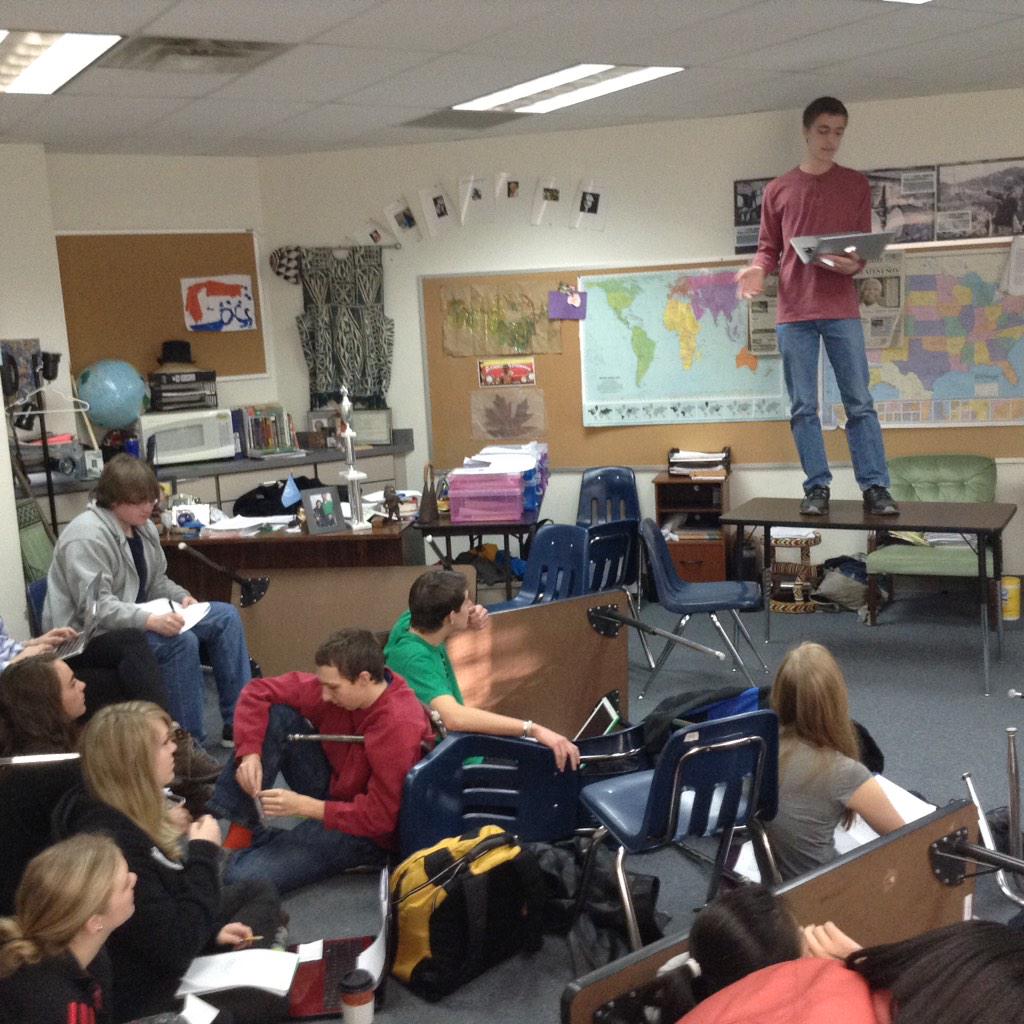 dahveedbenson's tweet image. #iloveCSS students give persuasive speeches while quickly responding to Twitter updates amidst chaos of #Revolution