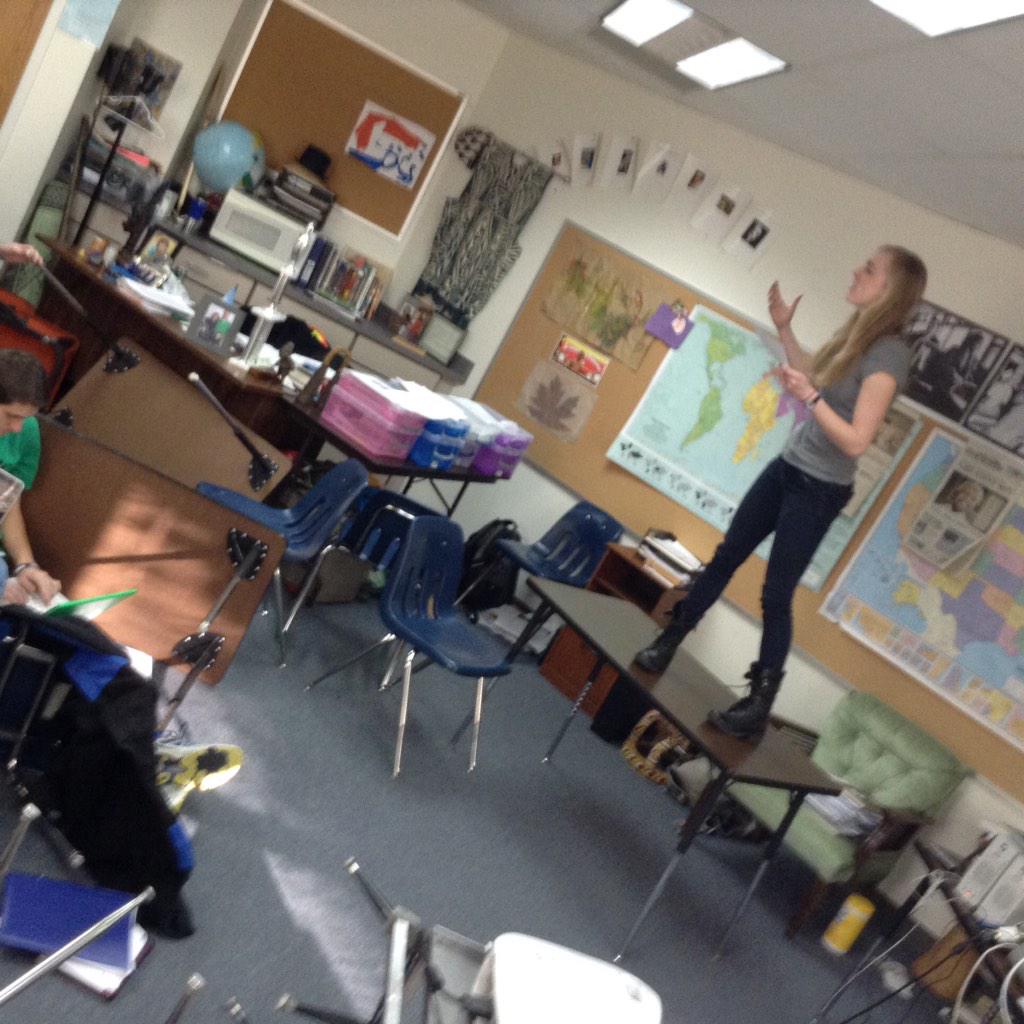 dahveedbenson's tweet image. #iloveCSS students give persuasive speeches while quickly responding to Twitter updates amidst chaos of #Revolution