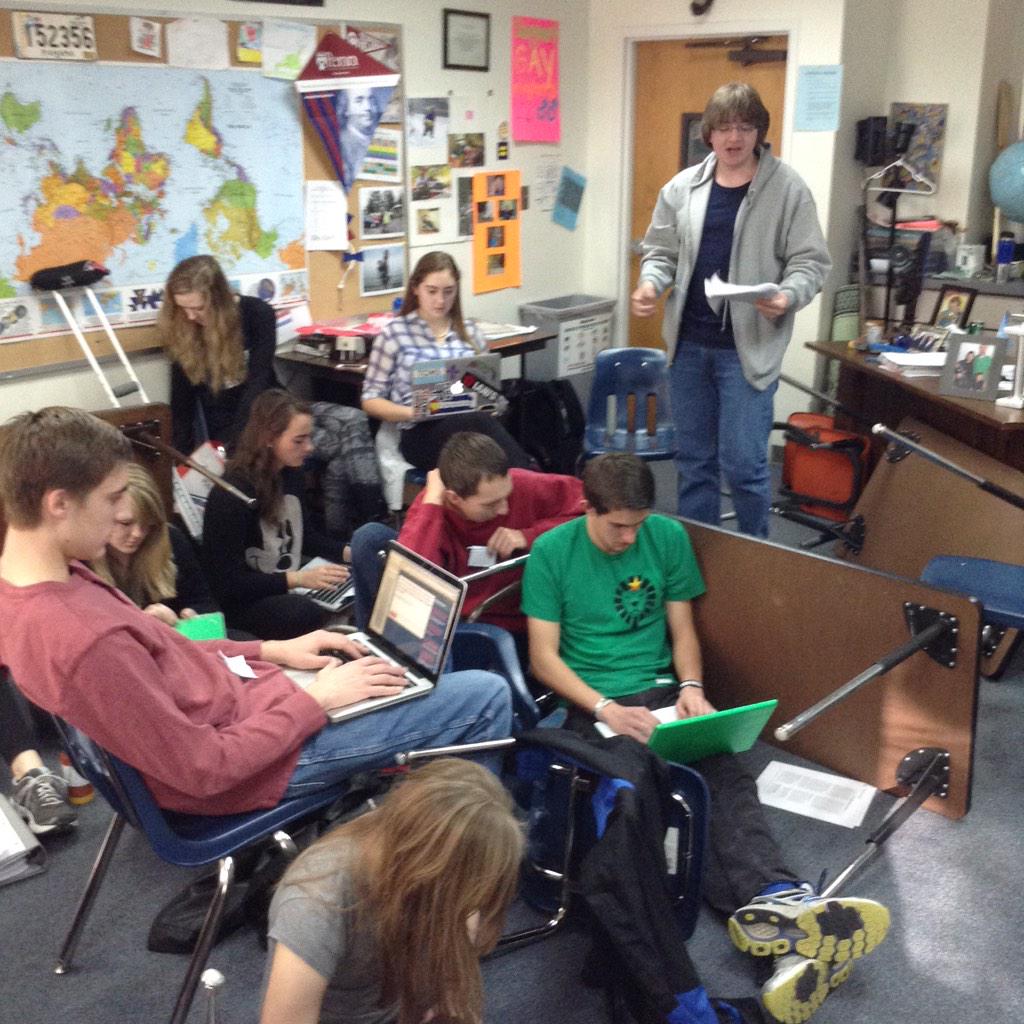 dahveedbenson's tweet image. #iloveCSS students give persuasive speeches while quickly responding to Twitter updates amidst chaos of #Revolution