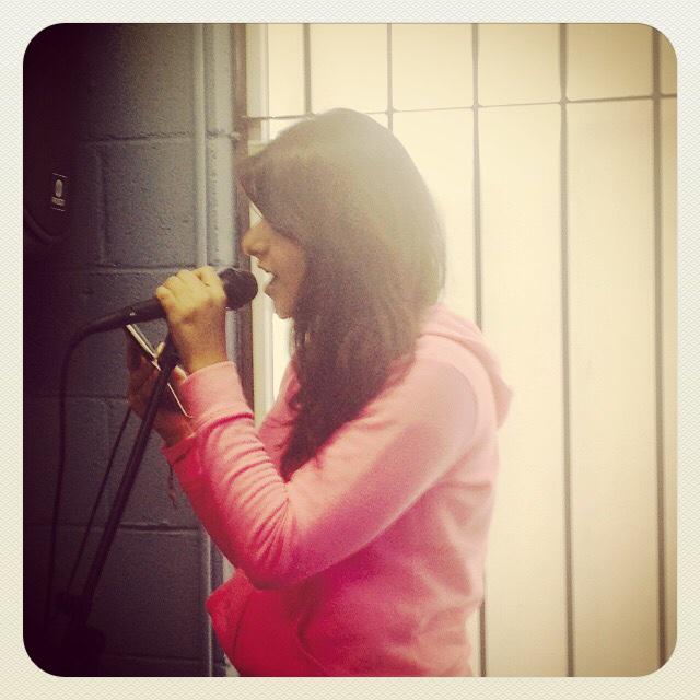 RockAcademyCDM's tweet photo. Bienvenida a @RockAcademyCDM  María #canto 🎤 http://t.co/OgmnBZlIZC