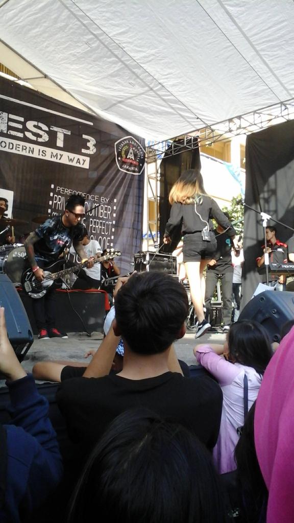 Ester tweet media