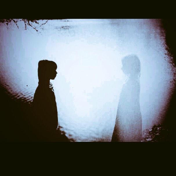 @: يكذبون في كل شيء 
حتى الابتسامة !
لم أعد أطيق النظر اليهم 
ربي ابعدني عنهم😞😞