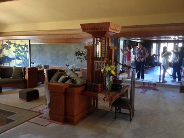 Tombraider75's tweet photo. #mydayinla #wrightatnight At the Hollyhock House finally! Free admission till 4PM and take all the pics you want. http://t.co/gj5MUFlT2a