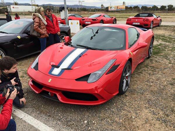 KartingVendrell's tweet photo. Impresionantes Ferrari hoy en el Circuito del Ferrari club España! http://t.co/5gn8KlQrws