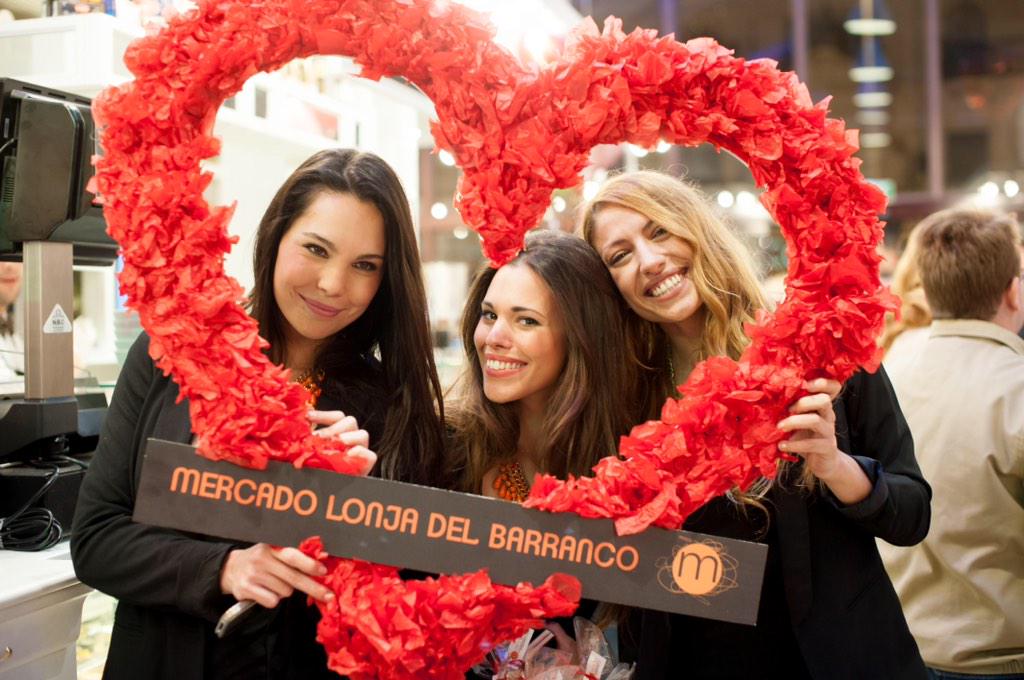 mldelbarranco's tweet photo. Hazte una foto en nuestro photocall de #SanaValentin y gana una cena en el #MercadoLonjadelBarranco #SanValentinMLB http://t.co/MkGbfYcw48