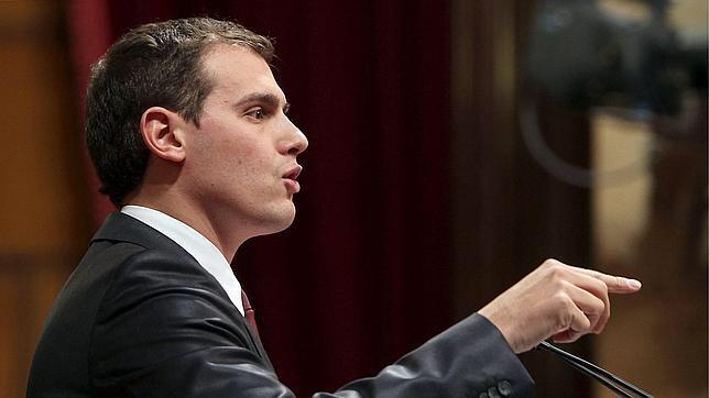 pablogobernado's tweet photo. @Albert_Rivera :"El enemigo no es Podemos ni el PP, sino el paro y la Corrupción" http://t.co/fQDuIbwObA