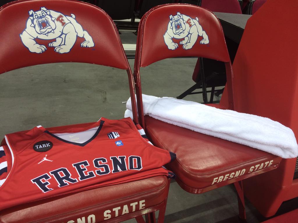RodneyTerry's tweet photo. It is an honor to leave this white towel on the first chair of our bench tonight! #RIPCoachTark http://t.co/sHEZdQK2Wp