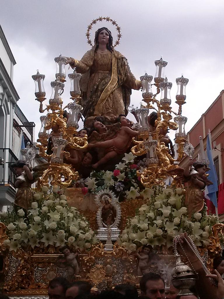 joaquinLobato10's tweet photo. Buen dia en Cantillana #AsuncionGloriosa http://t.co/kEwWwGWWNO