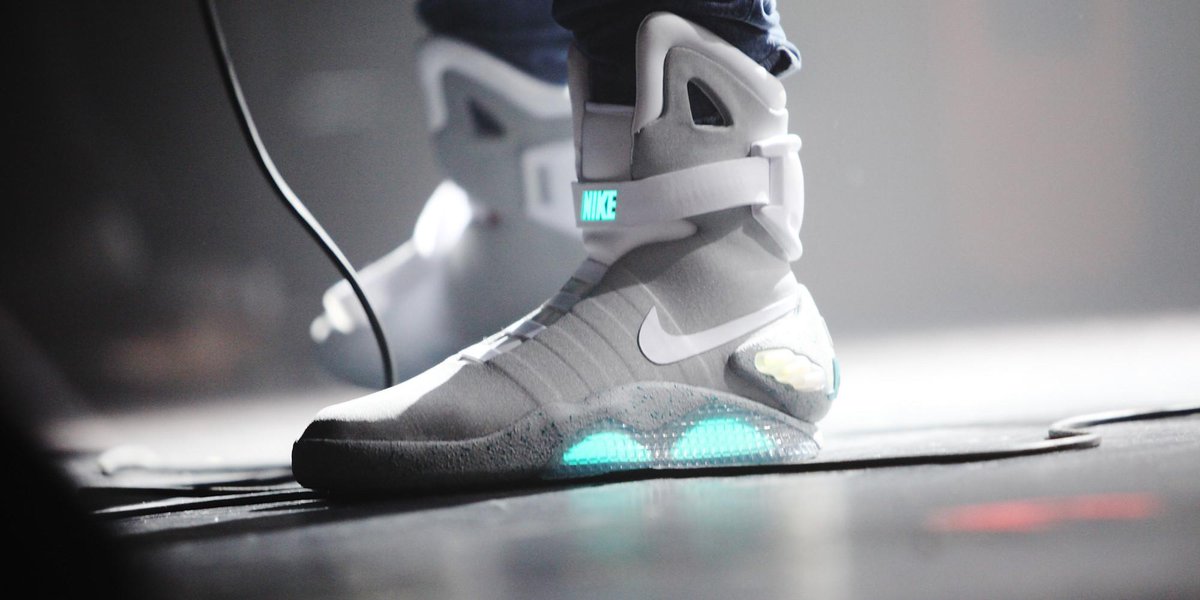 nike mag 2015