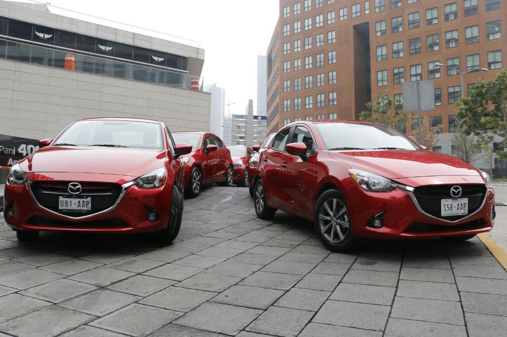 MazdaOficial's tweet photo. Un gran éxito el inicio del #RetoMazda2, donde 30 participantes harán hasta lo imposible por ganar un #NuevoMazda2. http://t.co/EkuGW0XJsg