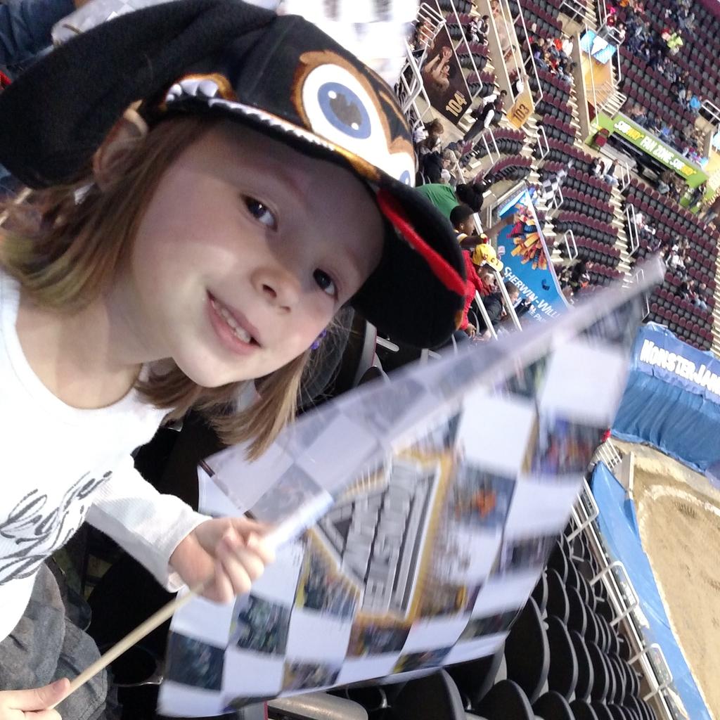SheliaWeiss's tweet photo. #moremonsterjam http://t.co/WxHLJvVJYl