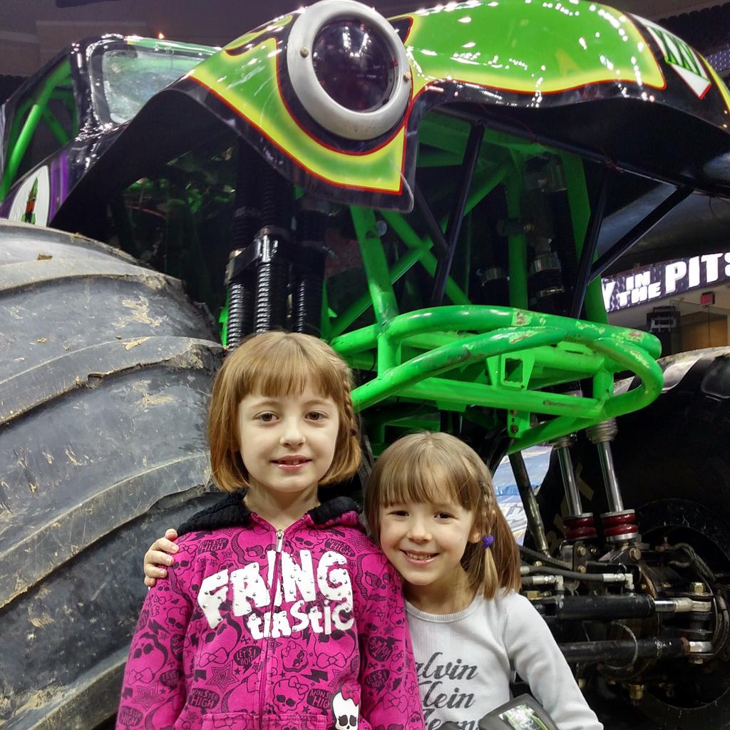 SheliaWeiss's tweet photo. #moremonsterjam http://t.co/WxHLJvVJYl