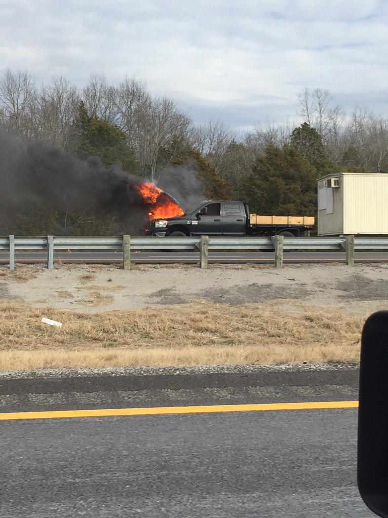 maclellan03's tweet photo. @WSMV truck on fire near mile marker 40 I-65 south. http://t.co/SAd7Aw9tAZ