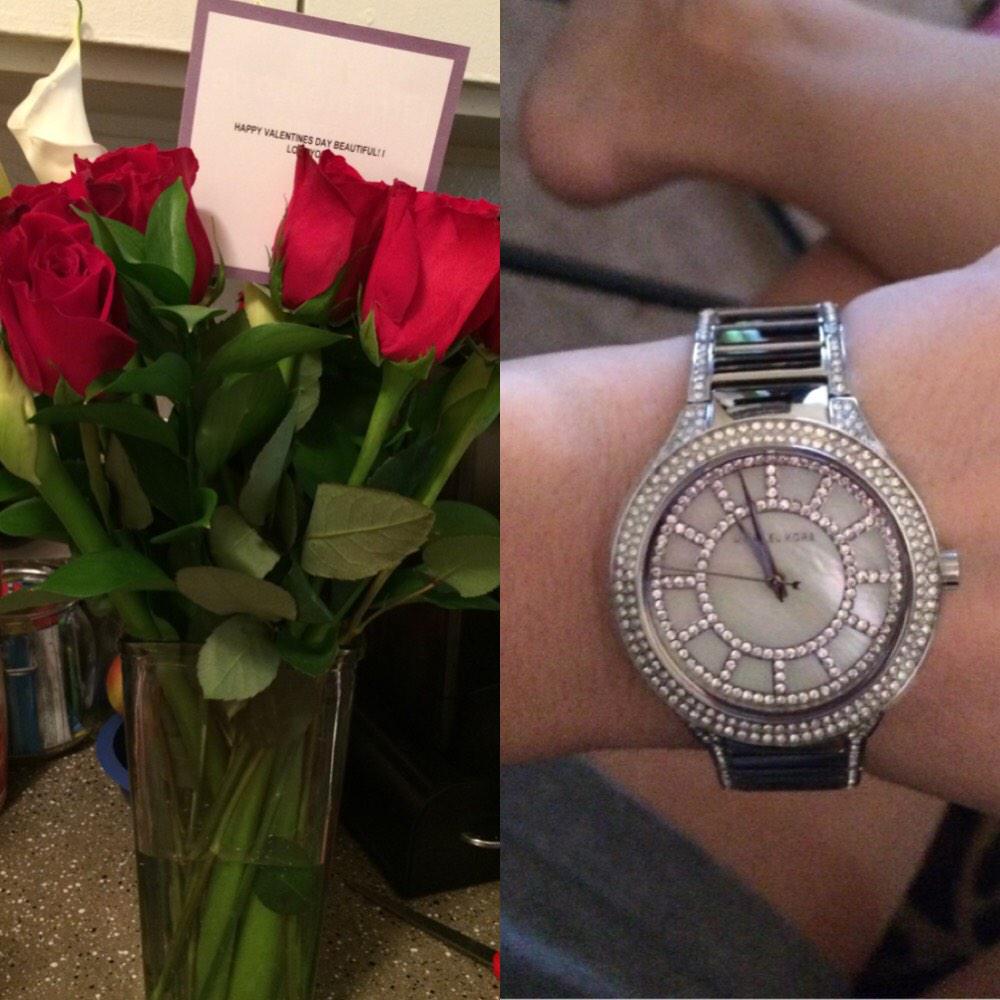 bfields1011's tweet image. Michael kors!!! And my favorite flowers best valentines yet!! ❤️😍😘🎁🎉👌 #besthusbandever #mk