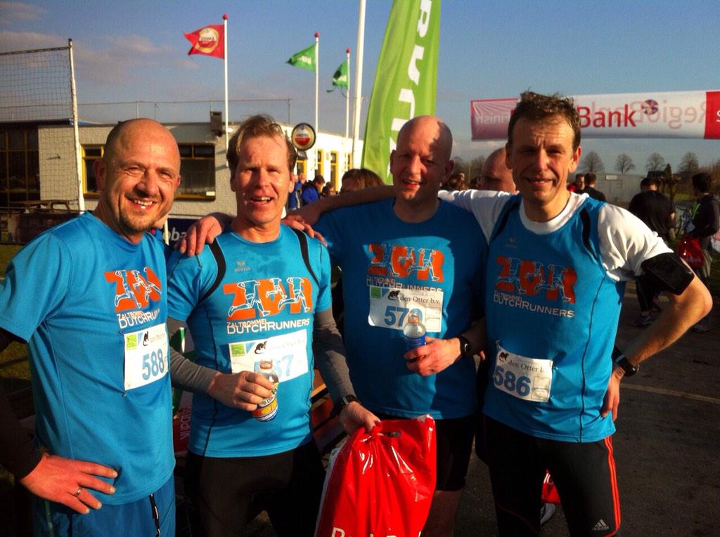 ZDR_zaltbommel's tweet photo. Zonnige #boomgaardloop met @dagavandagga, @marcovanleeuwen, Pieter en René. Opbrengst naar @BWRunners #roparun http://t.co/1QB7vSNV1R