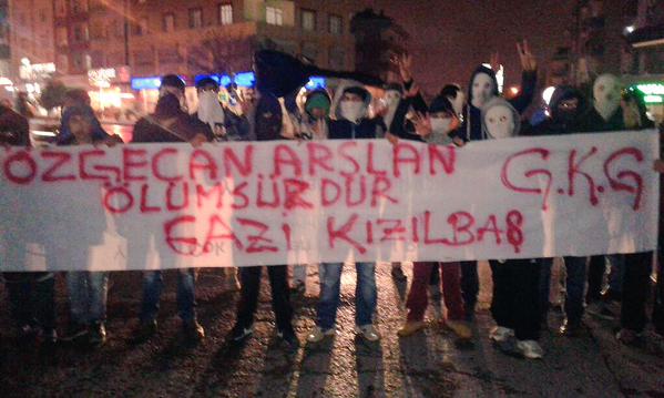 #ÖzgecanAslan İçin  Gazi Mahallesinde Gazi Kızılbaş Gençliği Milislerimiz Tarafından Misilleme Eylemleri Yapıldı.