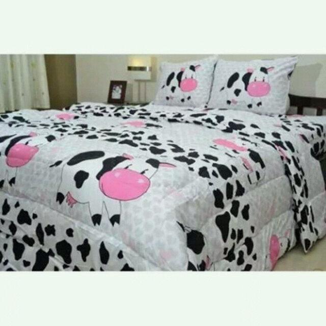 MOO ; sprei made-by-order, bahan cvc katun lokal. Harga sesuai ukuran yang dipesen.. :))
