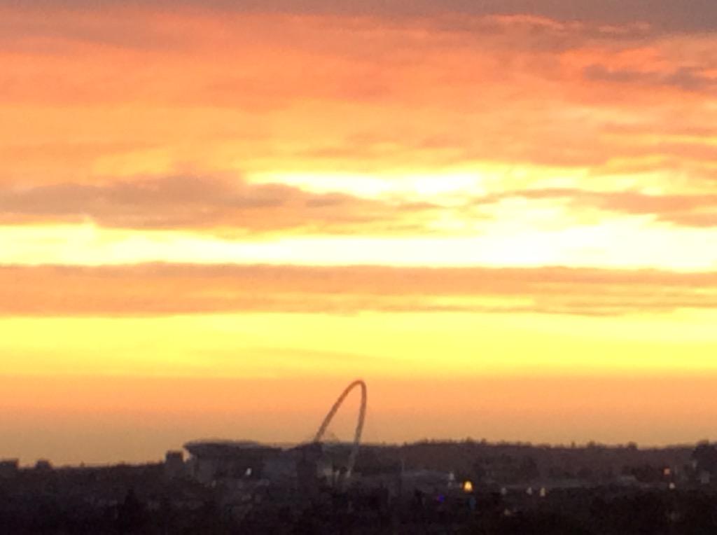 MikeReed30's tweet photo. @BaggieFans pint in the @QueensburySOS then jubilee line from Willesden Green to Wembley Park. #easy #viewfrommyflat http://t.co/13yXG9E7me