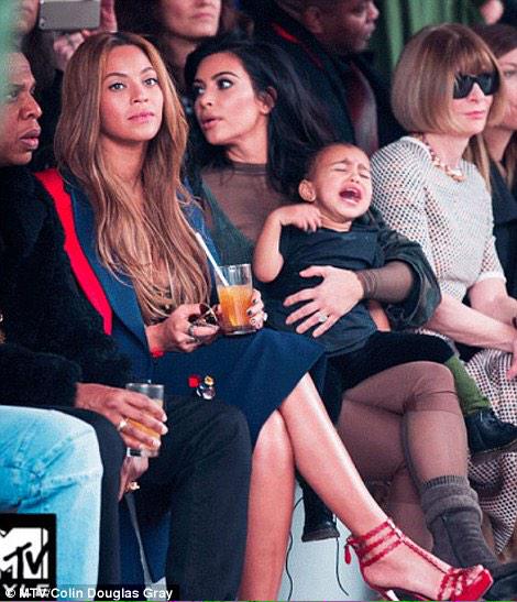 yingi_flemmming's tweet photo. Beyonce there like 

"Me that I left Blue in the day care  do I have two heads" http://t.co/KbiVfAPX4d