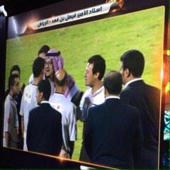 gr_ksa's tweet photo. وش المسخره جمهور النصر يعتدي على الحكم ورئيسه يهدد عيني عينك ؟  #فيصل_بن_تركي_يهدد_إتحاد_عيد http://t.co/l339nAOJgX