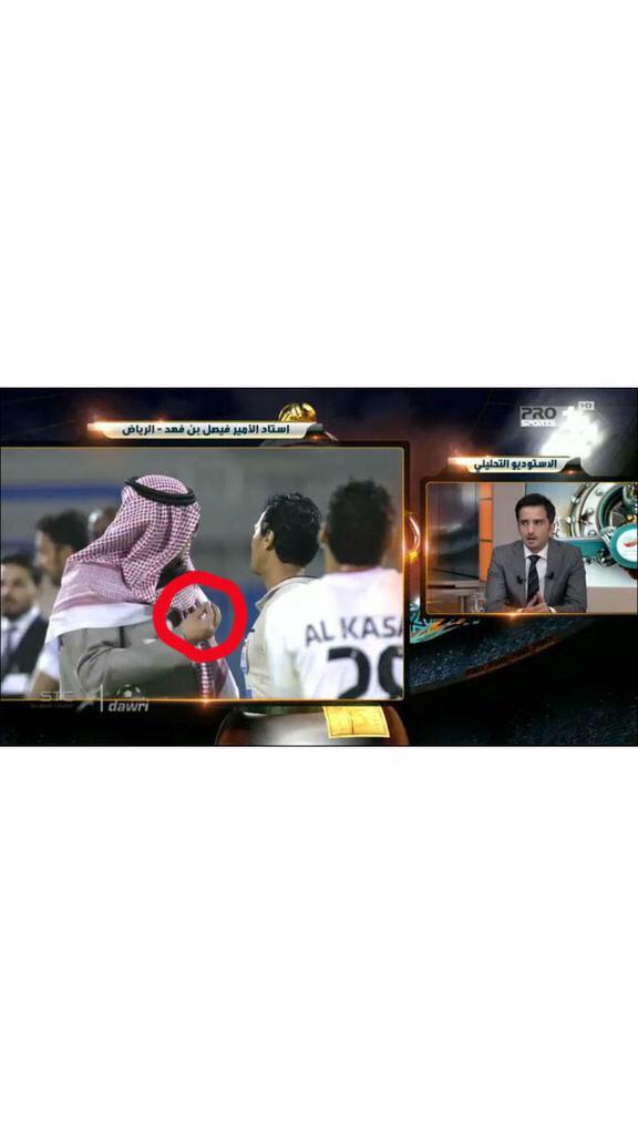 alhadrwi's tweet photo. فيصل بن تركي يتهدد ويتوعد الحكم ..

مسكين كل ذنبه انه حكم ومافوزهم .. http://t.co/hMoN13TwQX
