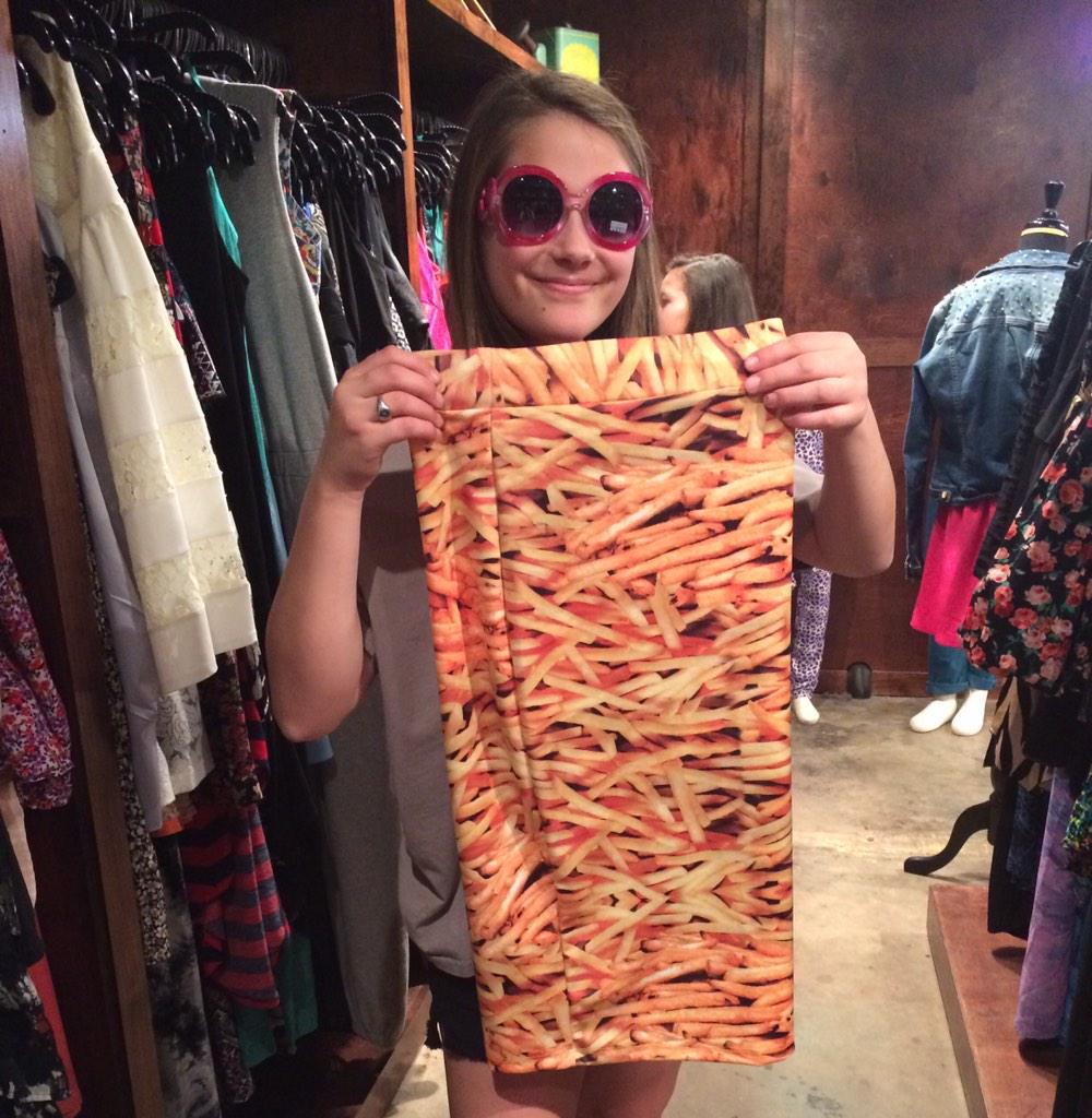nicegurl1999's tweet photo. 100 retweets and I'll wear it to winfo http://t.co/hrMjZ6LONi