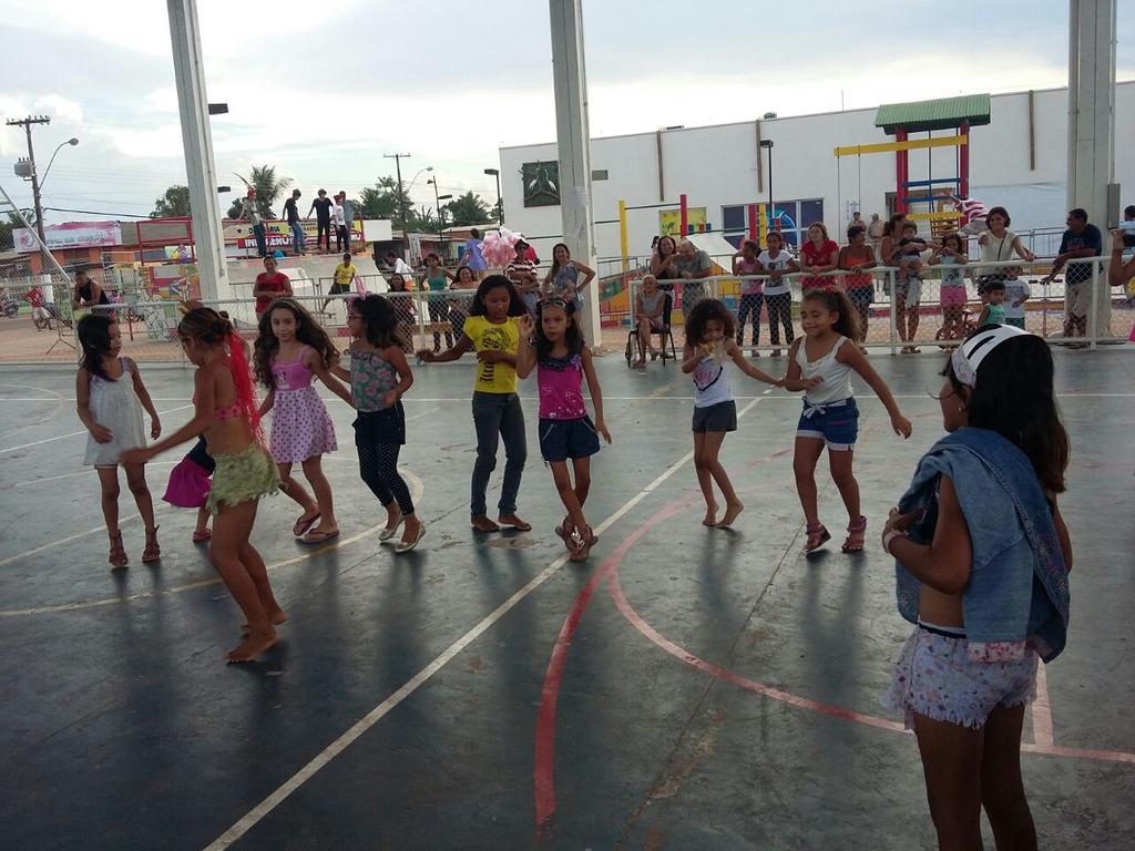 prefmacapa's tweet photo. I Baile Infantil da zona norte de Macapá é no CEU das Artes. Criançada se diverte no concurso de fantasias #VemproCeu http://t.co/DJedOFbp0w
