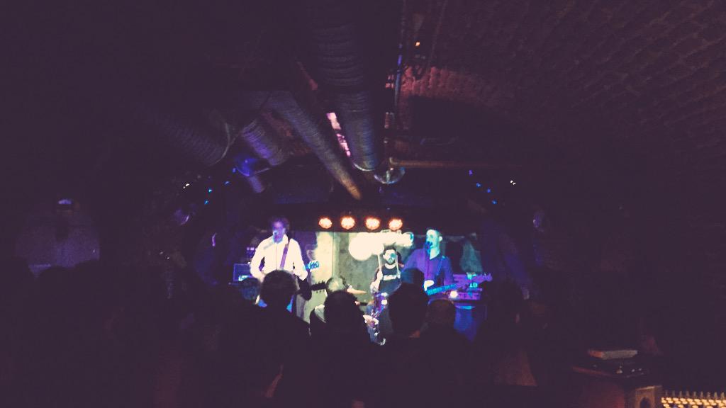 AyukenMP's tweet photo. Psicodelia virtuosa de #Bubblebones para abrir la noche en @CostelloClubMad . Sí señor!! @nooirax #ayuken10años http://t.co/3hOd9RFoxU