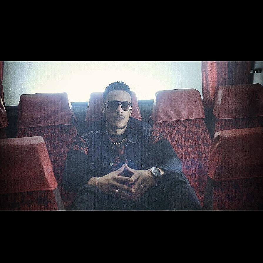 HNKTeam's tweet photo. "Rosa Parks"prochain clip d' Houssein sortie le 26/02/2015
#RosaParks #hdc5 #bossadyakuza #soldatreconnaissoldat http://t.co/Yc6aVKNrV5