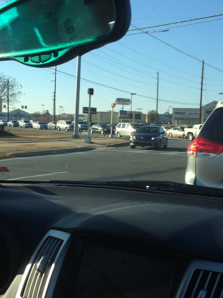 Miaj004's tweet photo. Busy Valentine's day here in sunny Ga! http://t.co/s6diUp3sJn