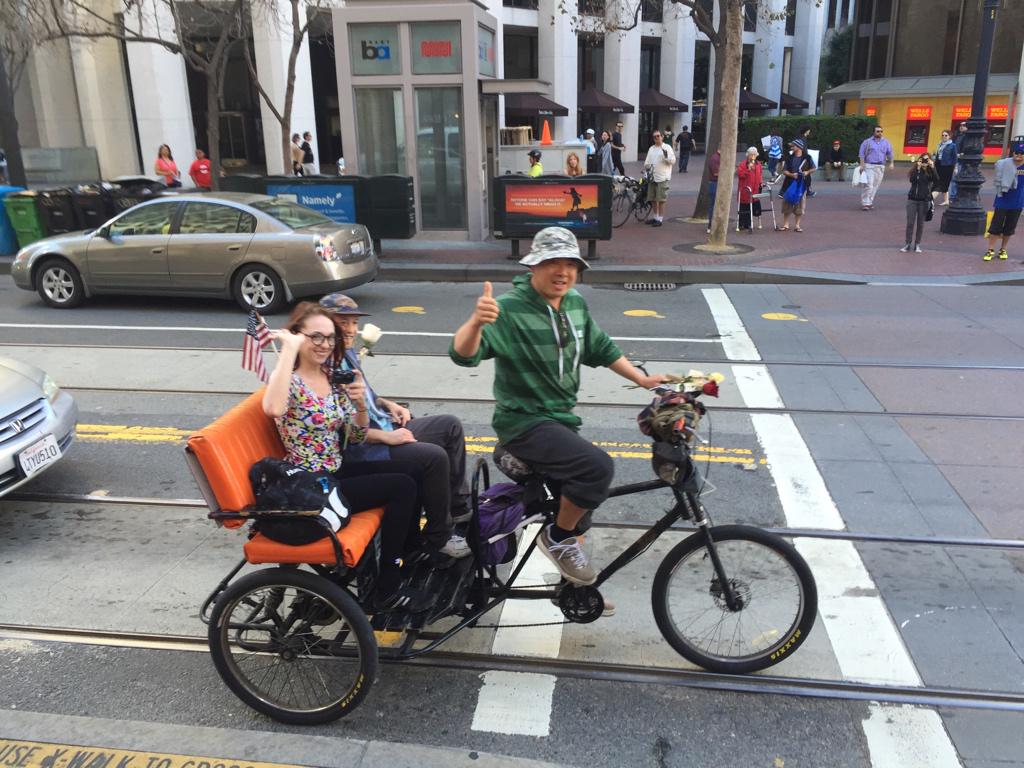 BloomThat's tweet photo. This couple wanted some blooms for their afternoon rickshaw ride…who’s next?! #BloomTrain http://t.co/CTcIygyhaV