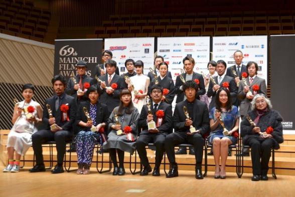 綾野剛 News 綾野剛 2 15 日 テレビ 17 00 Csフジテレビtwo 最高の離婚sp 14 再 19 00 Tvkテレビ神奈川 第69回毎日映画コンクール表彰式 2 22 15 00 Bs11でも放送あり Http T Co Enegdgilby