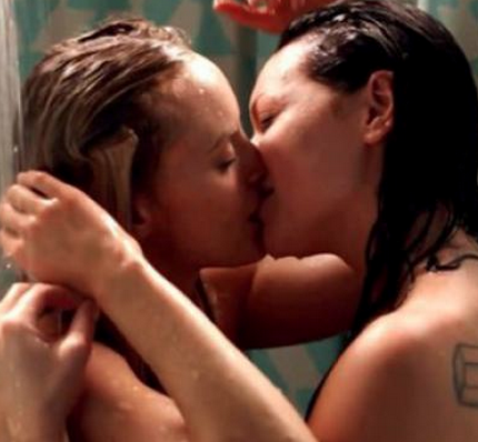 Lesbians kissing and making out