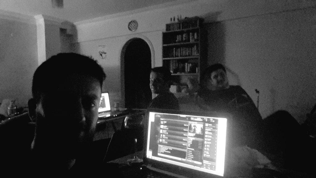 erkinpolat's tweet photo. Bu gece #lol gecesi
#LeagueOfLegends #lolturkey #leagueoflegendsturkey #extrashot #efesextra http://t.co/FrRpvjKrEv