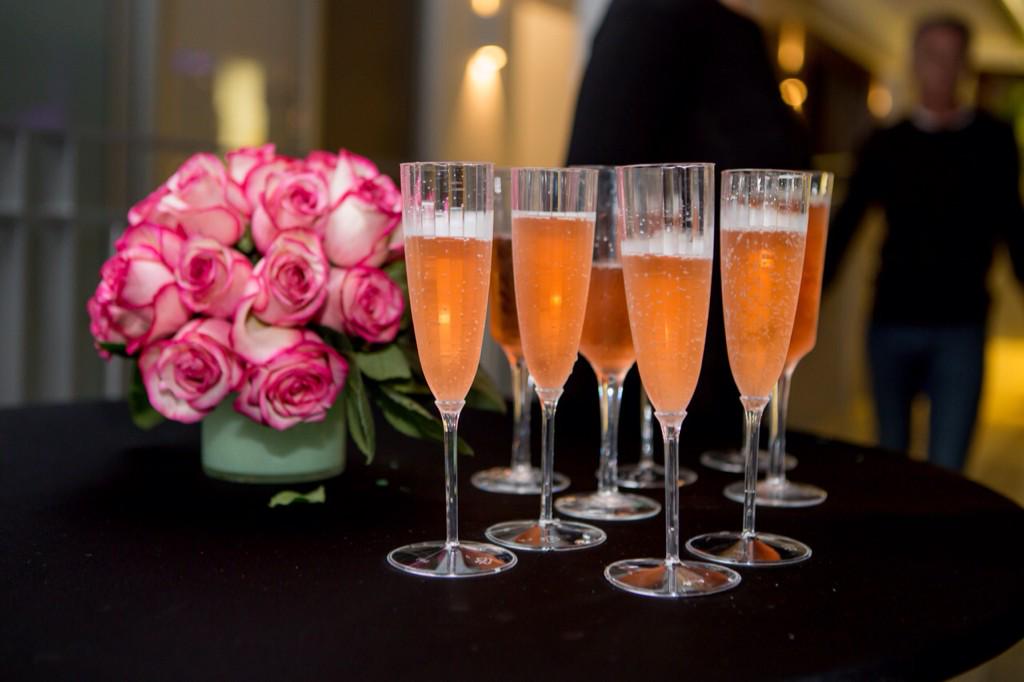 EssenceDesNotes's tweet image. Happy Valentine's Day!  We kicked off the celebration at #LoveNotes at our US debut in fabulous Miami!!