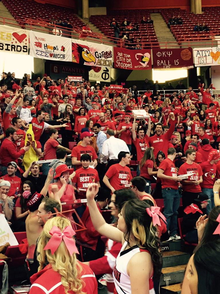 aaronleetch's tweet photo. Who's hungry? @DanMuller and staff on the delivery of some Papa Johns to @RedAlertISU. Let's do this. #BackTheBirds http://t.co/bOXZJB4HjE