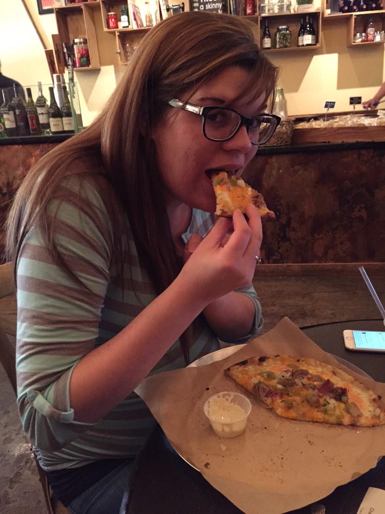 JOMO_7's tweet photo. With my Valentine @PizzaSnobTCU #Deliciosity 💯 http://t.co/BCLYw21JkX