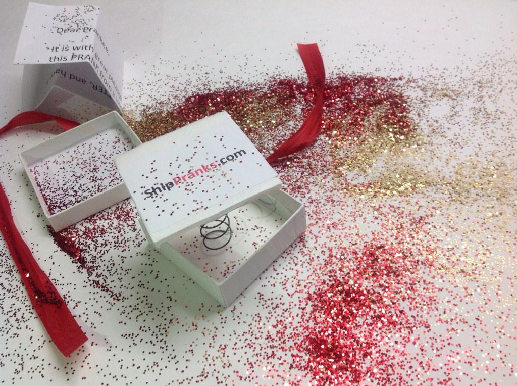 shippranks's tweet photo. Our most popular prank... spring loaded gift box! http://t.co/xUkgu10EiN