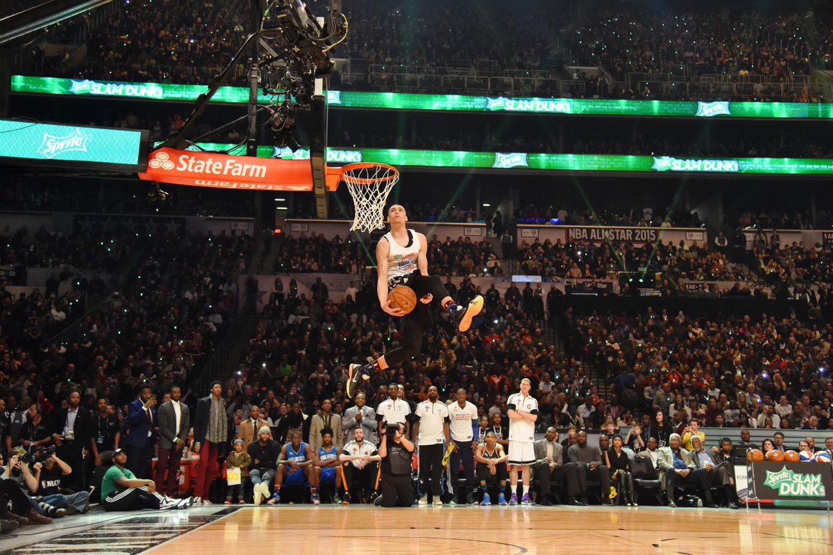 FOXDeportes's tweet image. .@ZachLaVine se llevó el #SpriteSlam gracias a esta joya. #SpriteSlam #SlamDunk #NBAAllStarNYC #NBAAllStarWeekend