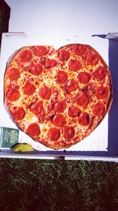 smay319's tweet photo. Need this asap and happy GALentines day to my one and only 🍷🍕❤️😘 @ariellekap http://t.co/SWMxsH4ZlW