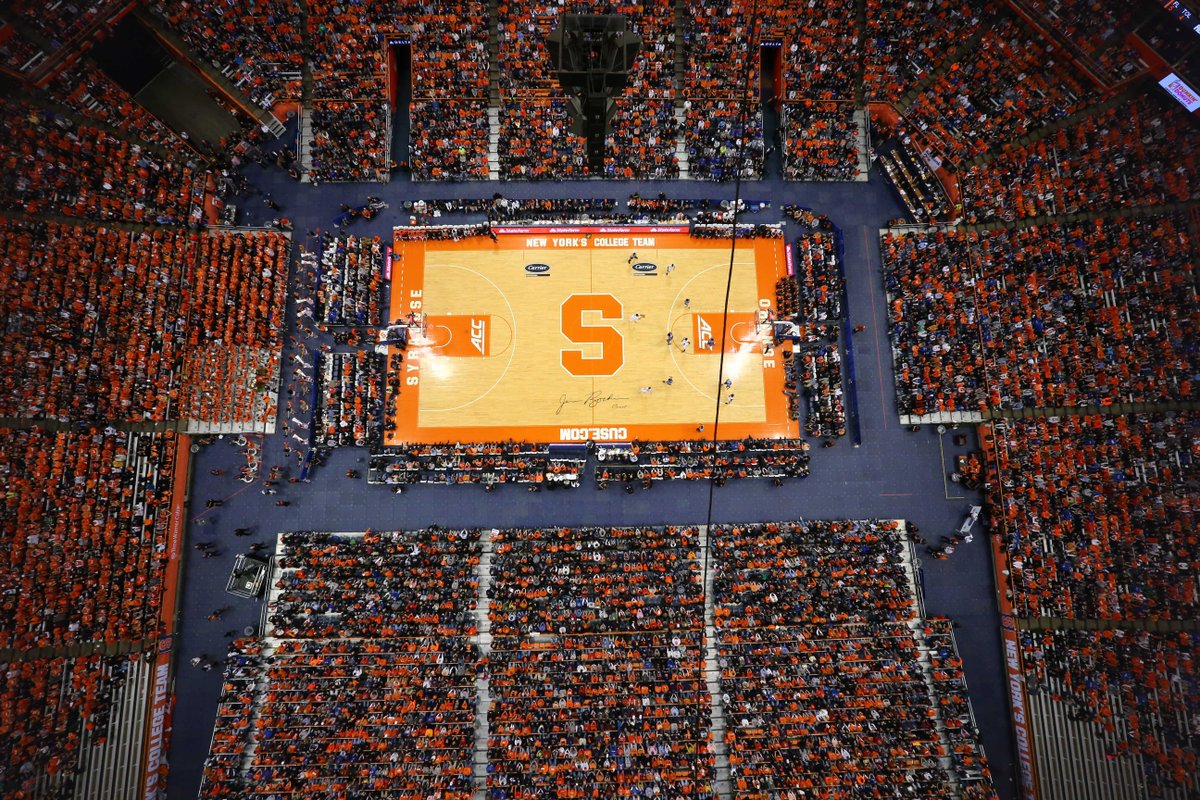 Cuse_MBB's tweet photo. The view from the @CarrierDome44 roof tonight! 35,446 #DUKEvsCUSE #CuseMode http://t.co/ovDhFzPURE