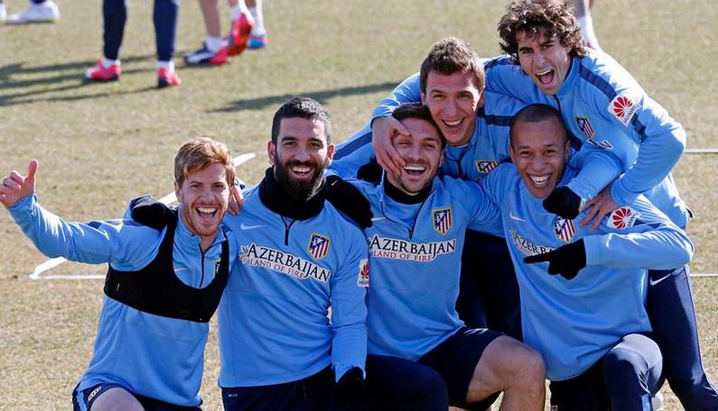 OficialAnsaldi's tweet photo. Disfrutando en pleno entrenamiento “ Feliz San Valentin ” http://t.co/KvEPJuxiXT