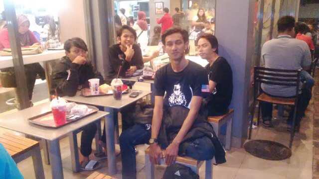 edisi kumpul mendadak semalam di MCD Pemda 👍