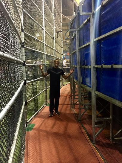 [Bild: B92PKMVIYAEE8D_.jpg]