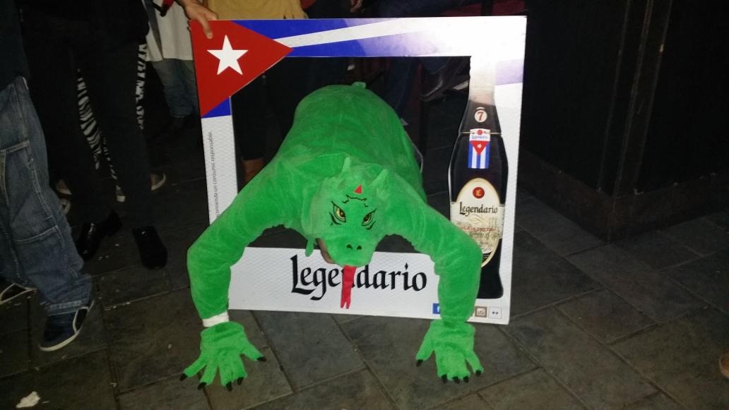 CodigoMorsaCM's tweet photo. @ronlegendario Moet 14 de febrero! Estoy que me salgo!! http://t.co/WYYk7EaTzl