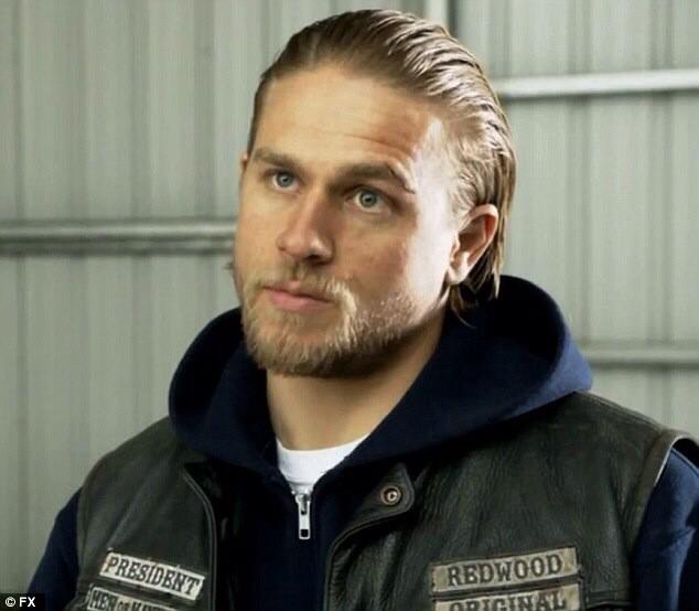 ftelecky's tweet photo. Spending my valentines night with this guy. #SonsOfAnarchy #droolyface http://t.co/W17cwZsQ4D