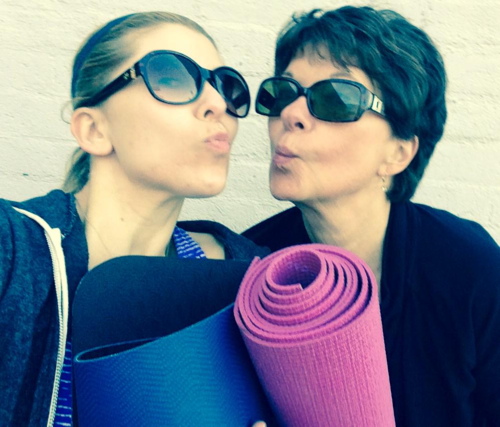 LizLoza_FF's tweet photo. My hot n' steamy #vday2015... cardio yoga w/ my sexy mommy at @YogaWorks! #MILFx2 http://t.co/sLEQ8fzPmi